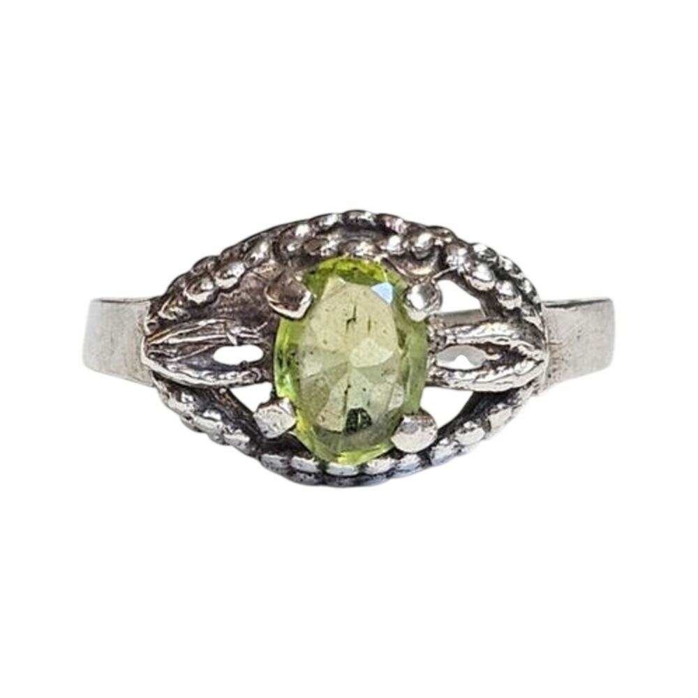 Vintage Sterling Silver Peridot Solitaire Ring